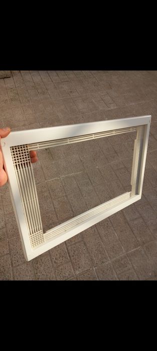 Moldura de micro ondas branca