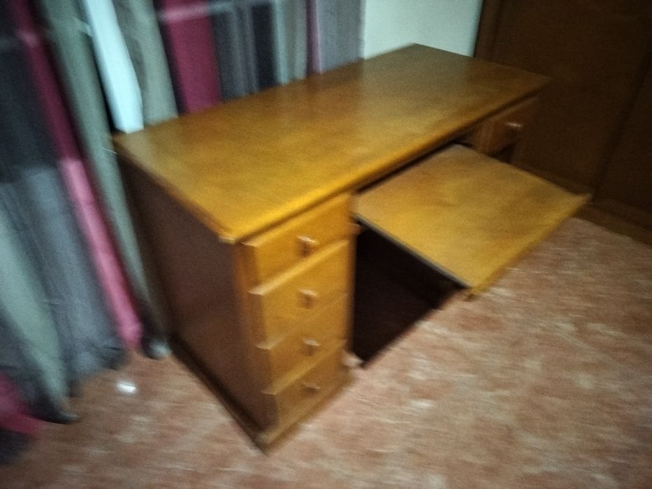 Secretaria em madeira