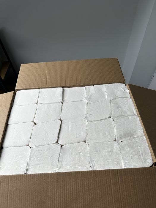 Reczniki papierowe ZZ składane 100% celuloza Karton