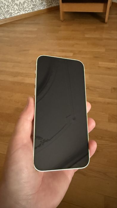 Продам iPhone 12 на 64 Гб
