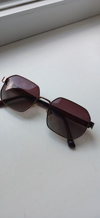 сонцезахисні окуляри плюс чехол в подарунок