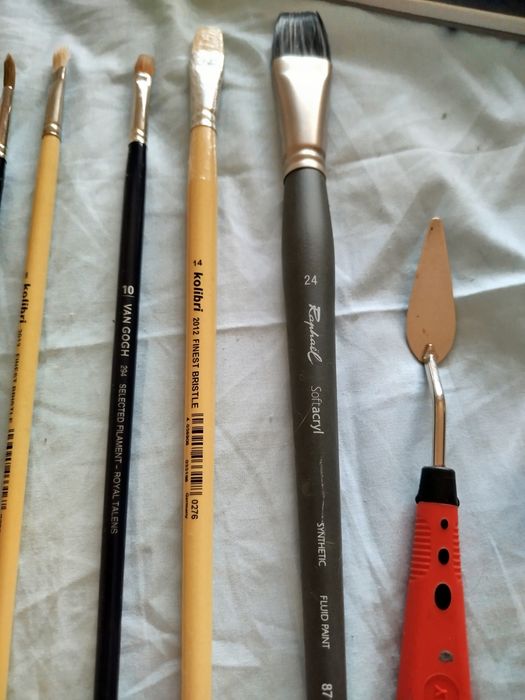 Material de pintura novo e semi-novo