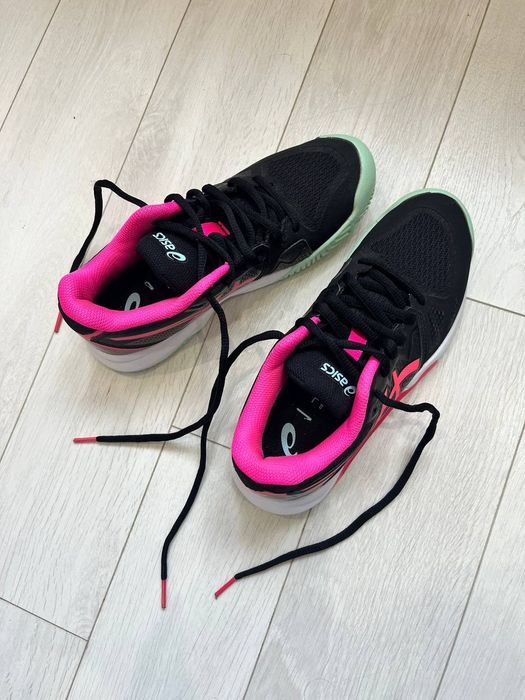Продам тенісні кросівки Asics Gel Challenger 13!
