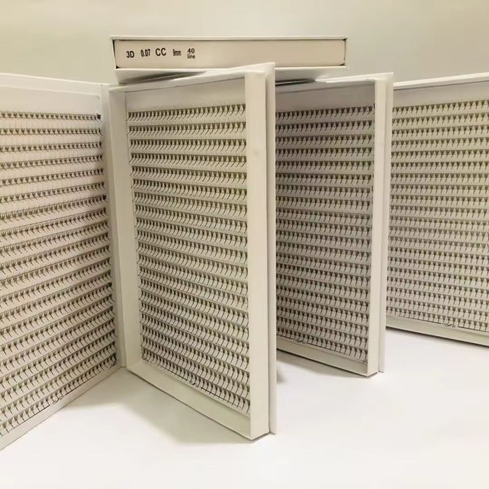 Box z kepkami rzęs 5D C
