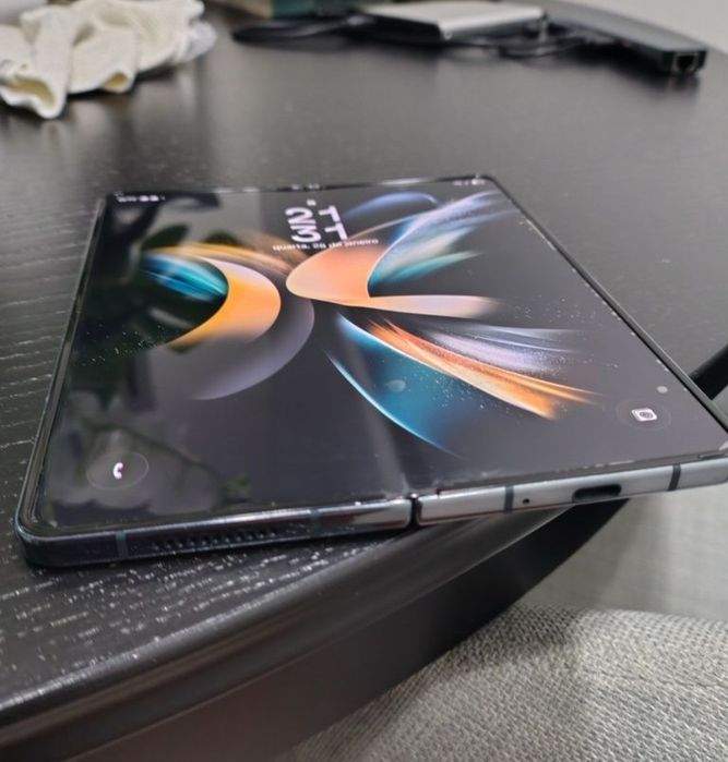 Samsung  Z Fold 4  256 Gb  12GB RAM C/Novo ver descrição defeito