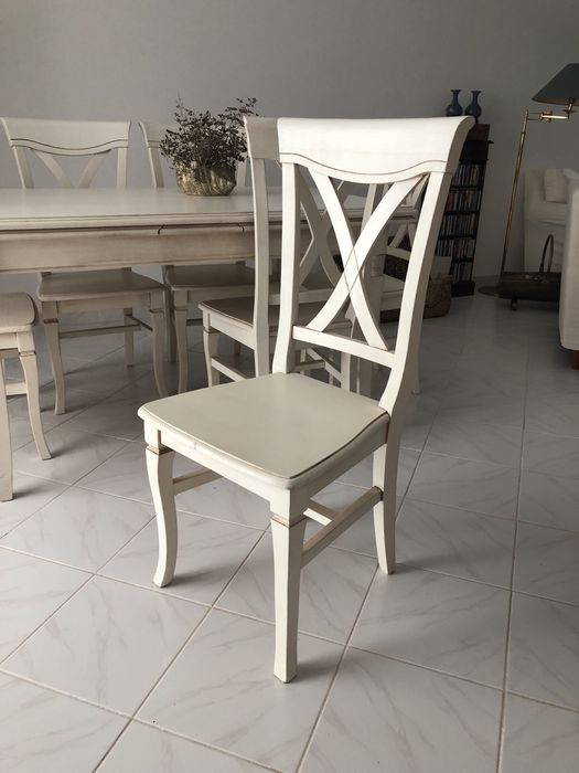 Dining Table and Style Chairs64309797802498122