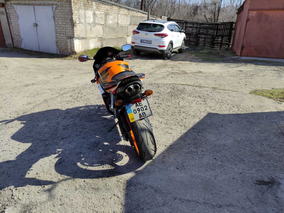 Honda CBR 1000RR  2005