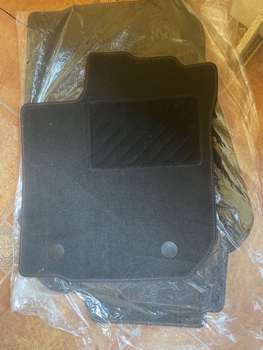 Комплект ковриків у машину Renault Sandero