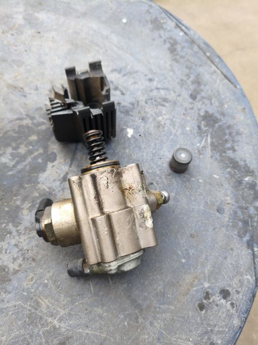 Pompa wysokiego ciśnienia paliwa 2,0 FSI VW 06F.127.025 D Audi Skoda Seat