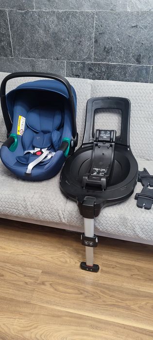 Fotelik Britax romer baby Safe 3 z obrotową baza i adapterami
