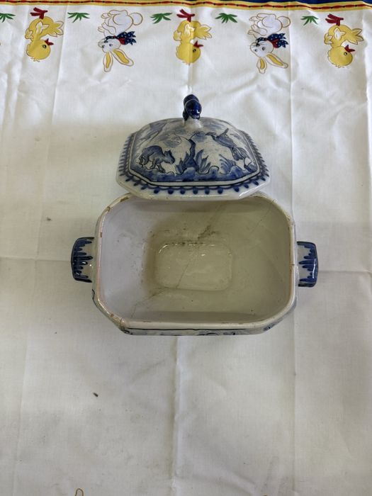 Terrina antiga faiança pintada à mão - estilo Coimbra, Sec. XVII