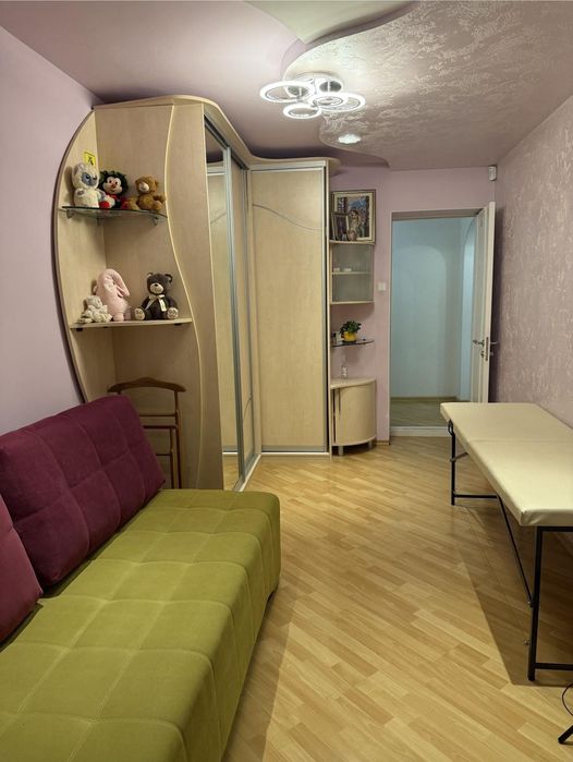 Продам 4-кімнатну квартиру з ремонтом біля Парку Перемогии(3-351-021)