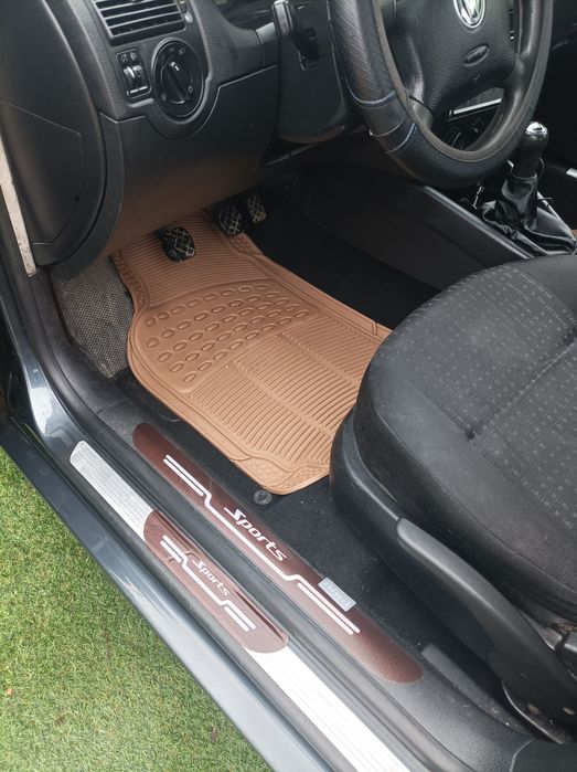 GOLF 2001 super estimado