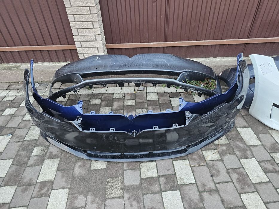 Tesla X S Plaid бампер передний Тесла Х С бампер передній