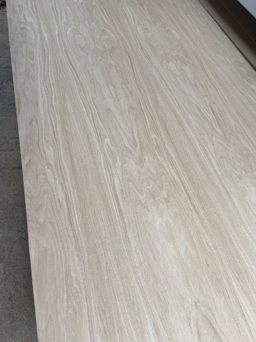 Plyta wiórowa fornirowana dębem