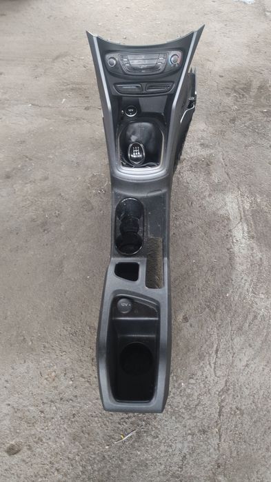 Tunel środkowy Ford B Max