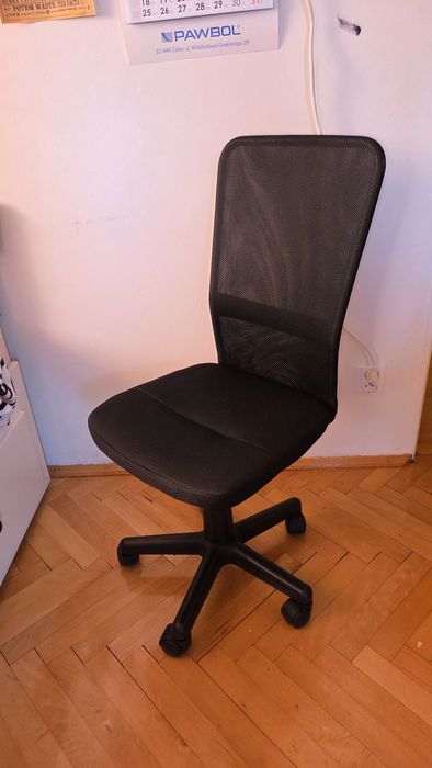 Dziecięce krzesło do biurka tresco solidne wygodne czarne ergonomiczne
