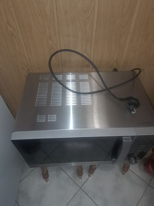 Mikrofalówka Amica AMG 23 E90 23 l + grill