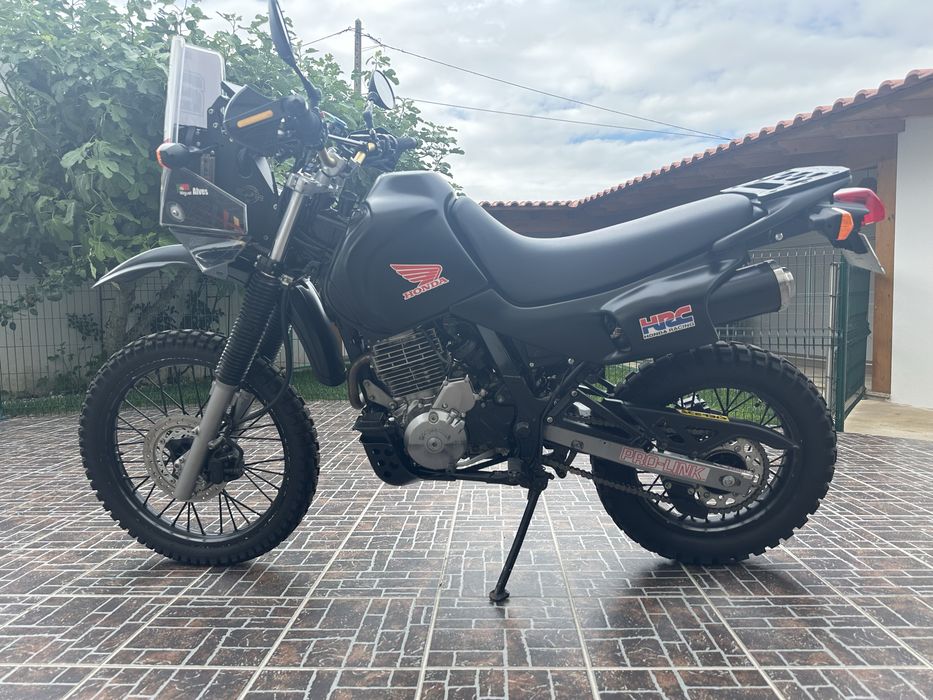 Honda NX650 Dominator de 1989 versão  Rally