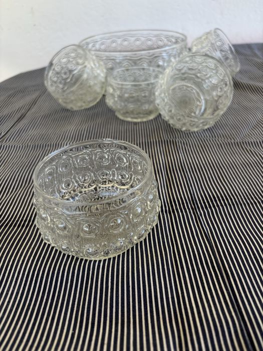 Conjunto saladeira + 6 taças