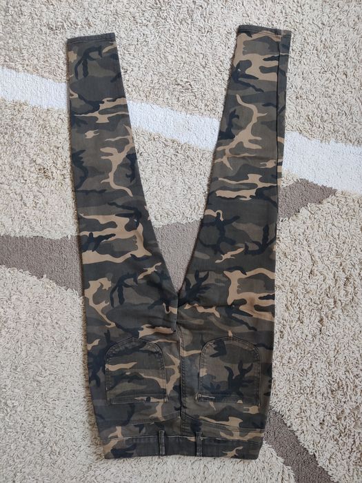 Spodnie moro, Clockhouse