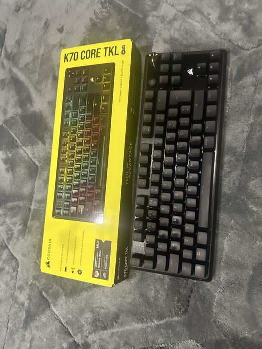 Teclado gaming novo (Corsair k70)