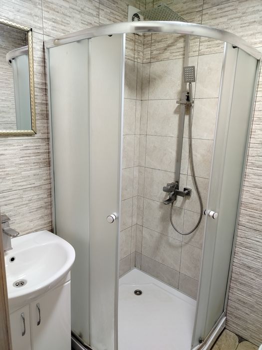 Квартира однокімнатна, подобово. Світло є!