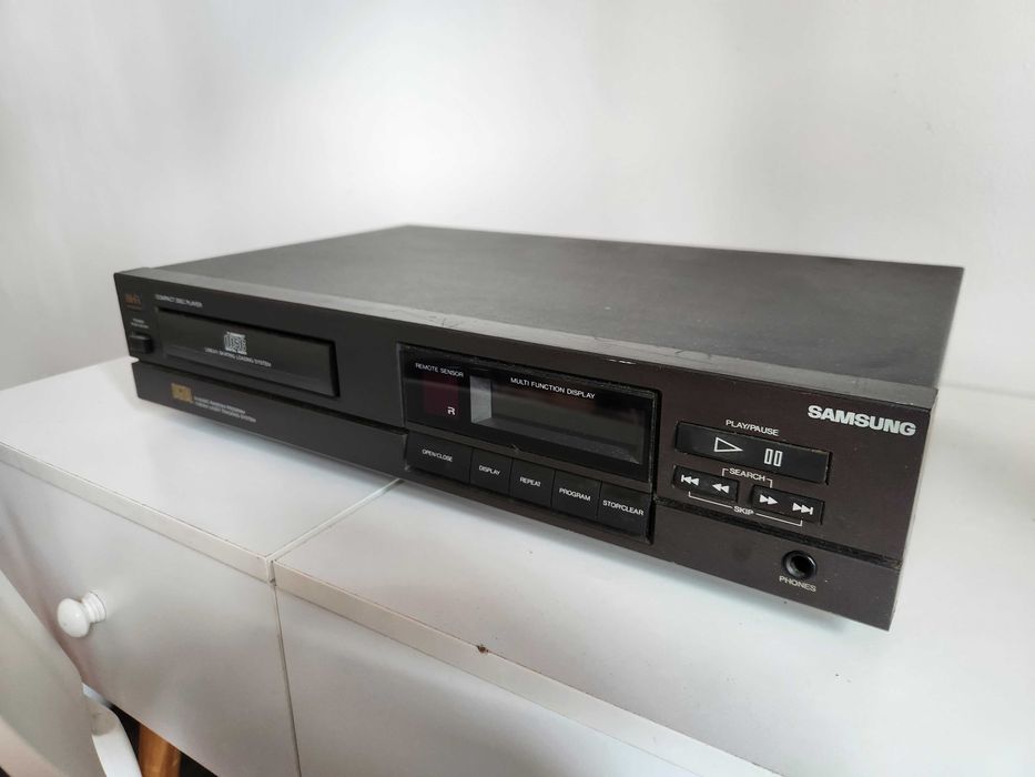ODTWARZACZ PLYT CD SAMAUNG CD42R compact disc player ładny stan