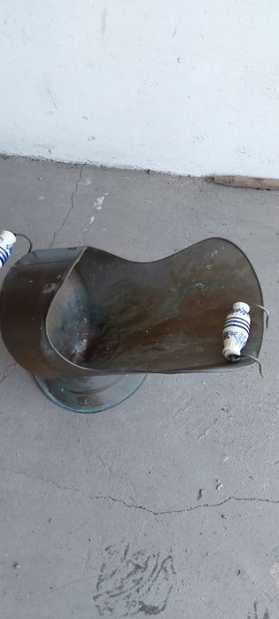 Miedziana.Węglarka pojemnik na drzewo