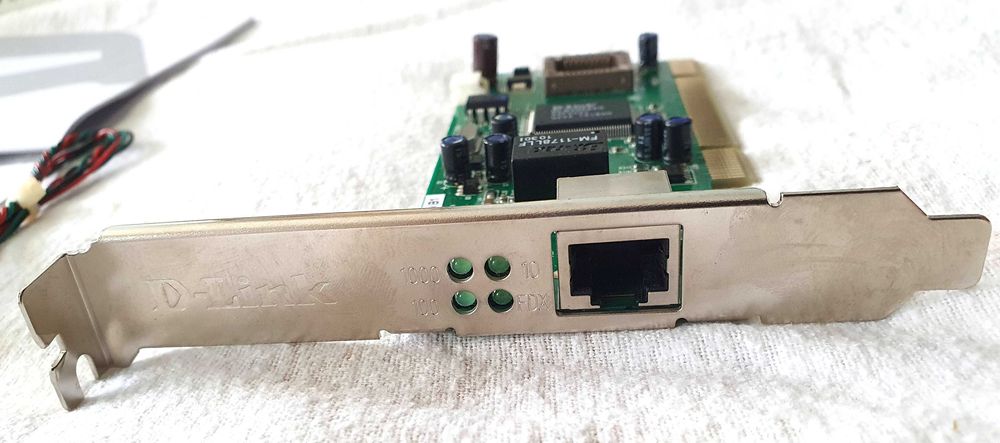 Placa de rede D-Link 10/100/1000 Mbps Gigabit PCI Desktop Adapter