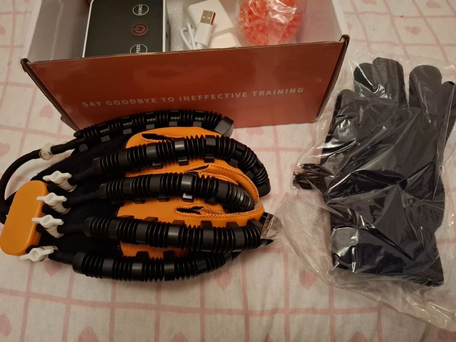 botyczna rękawica rehabilitacja ręki dłoni po udarze