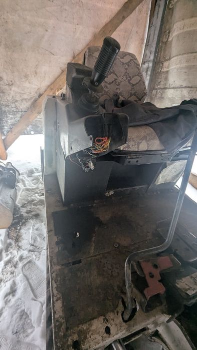 Міні екскаватор BOB-CAT X220