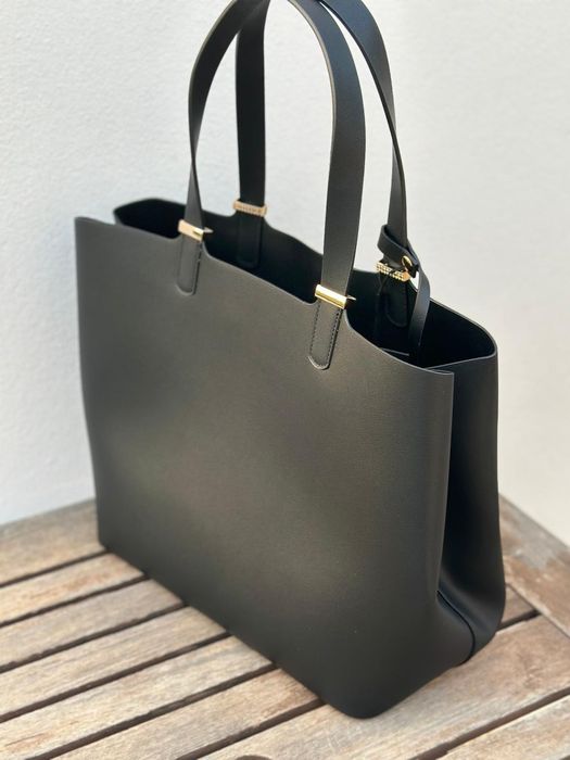 Bolsa Grande Preta Espaçosa e Leve Com Bolsa Interior Removível