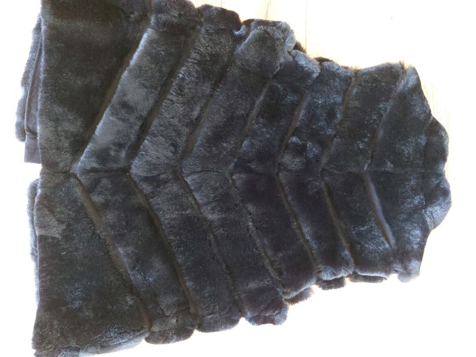 Kamizelka damska czarna ( futro naturalne- królik)