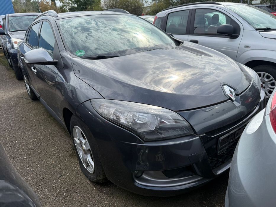 Renault Megane 3 GT Line TEB66 бампер передній