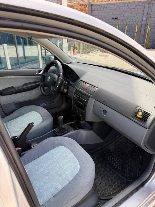 Skoda Fabia 1.4mpi com AR condicionado — photo 3