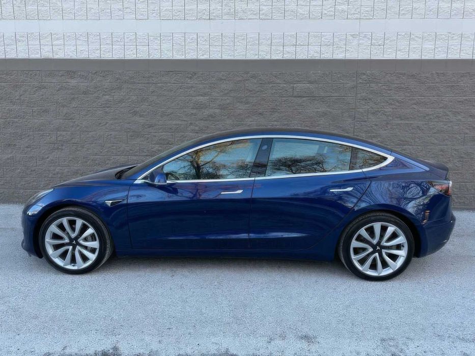 Tesla Model 3      2019