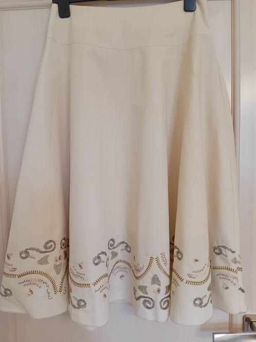 Monnari, spódnica z  haftem  jak nowa rozm.36