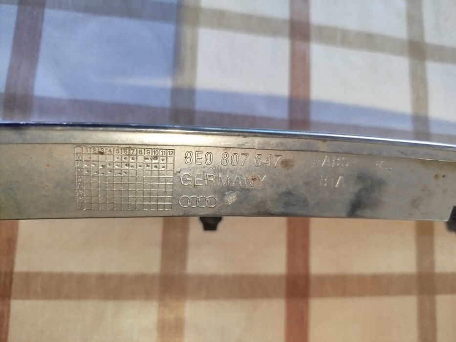 Решітка радіатора Audi A 4