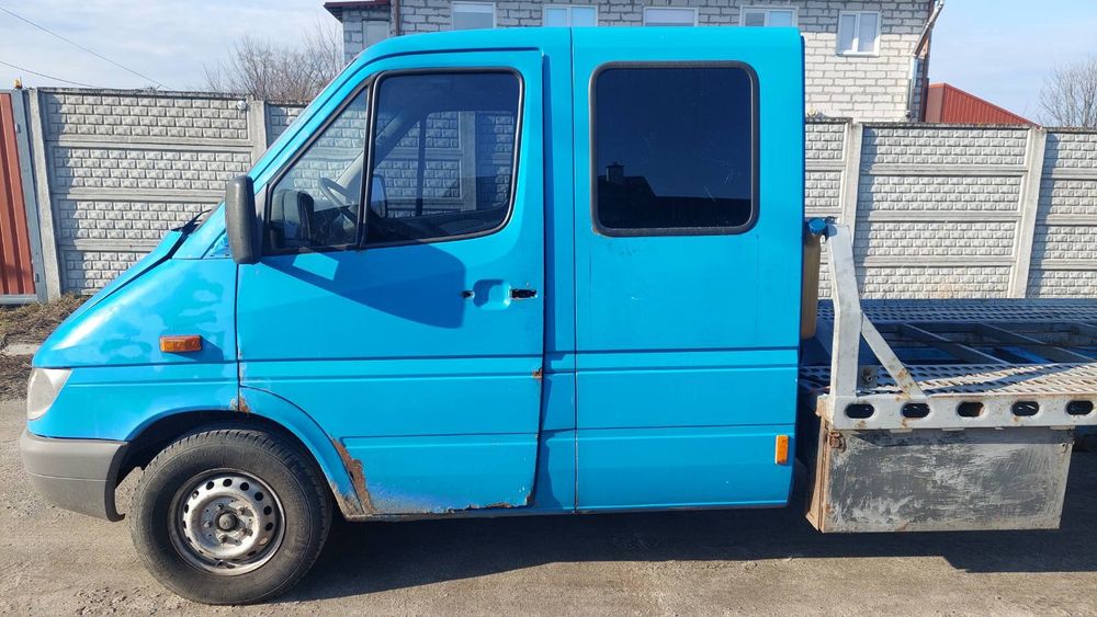 Sprinter MB 2005 рік. 2.7D. вантажний бортовий дубль кабіна.
