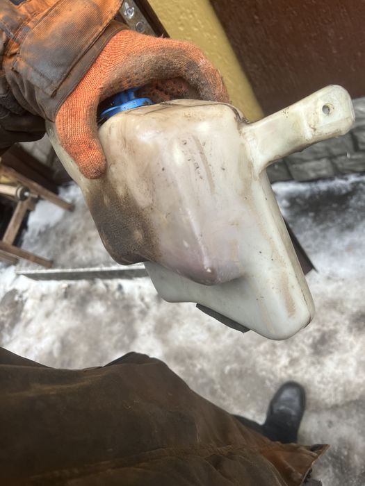 Бачок разширительный Киа карнивал 04год kia carnival