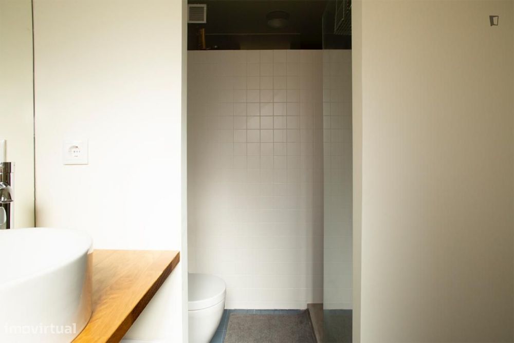 Quarto - localizado em Roma-Areeiro Lisbon