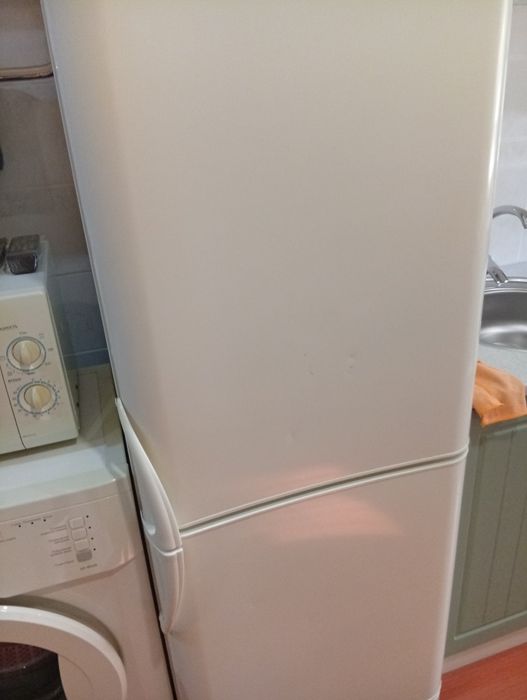 Продам холодильник Индезит