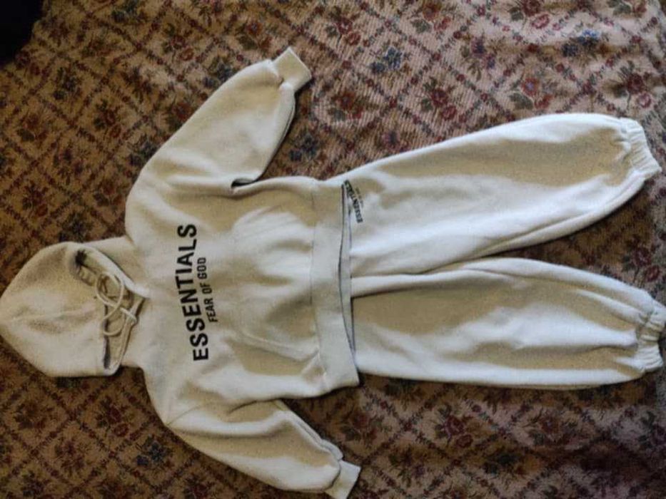 Продам костюм ESSENTIALS FEAR OF GOD на 5-6 лет, 120 см