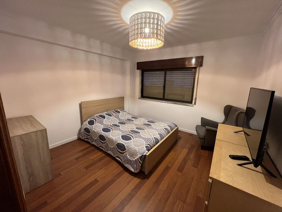 Urgente - Cama de Casal IKEA