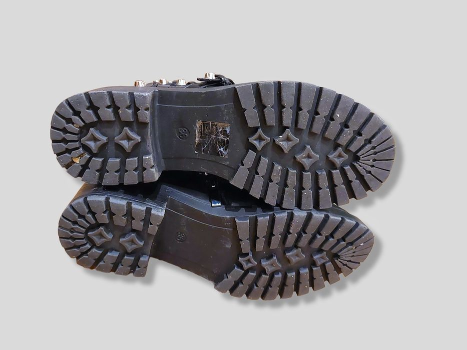 Trapery, trzewiki czarne