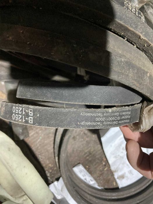 Запчастини до комбайну John Deere s680