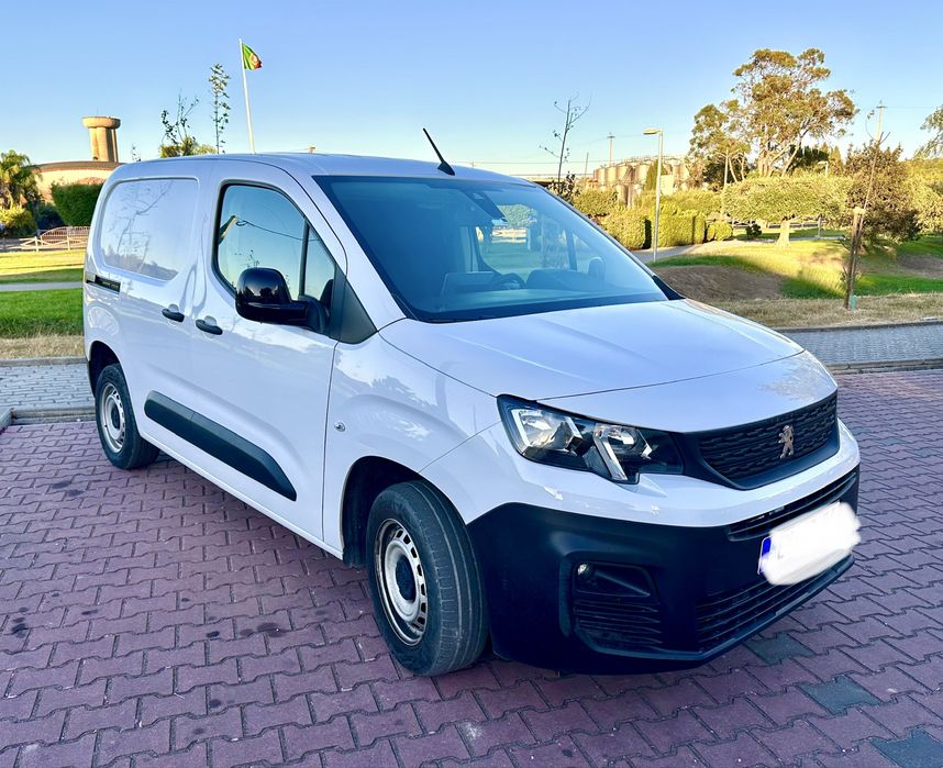 Peugeot Partner 1.5 BlueHDi 100hp – Like New | 03/2024 | 24,590 km | Professional Extras