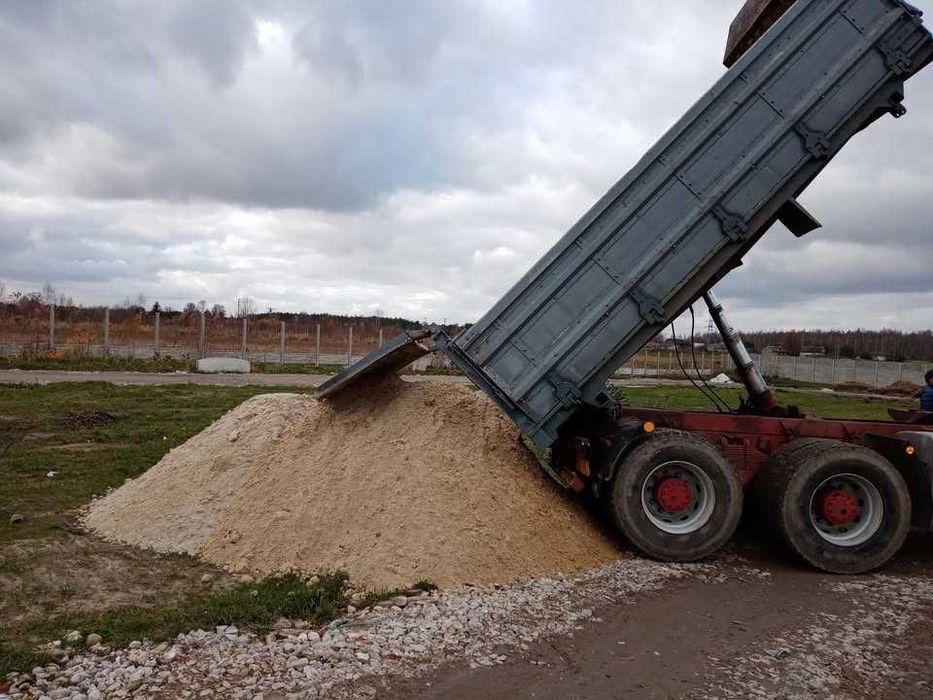 Piach ziemia na wyrównanie terenu czysta