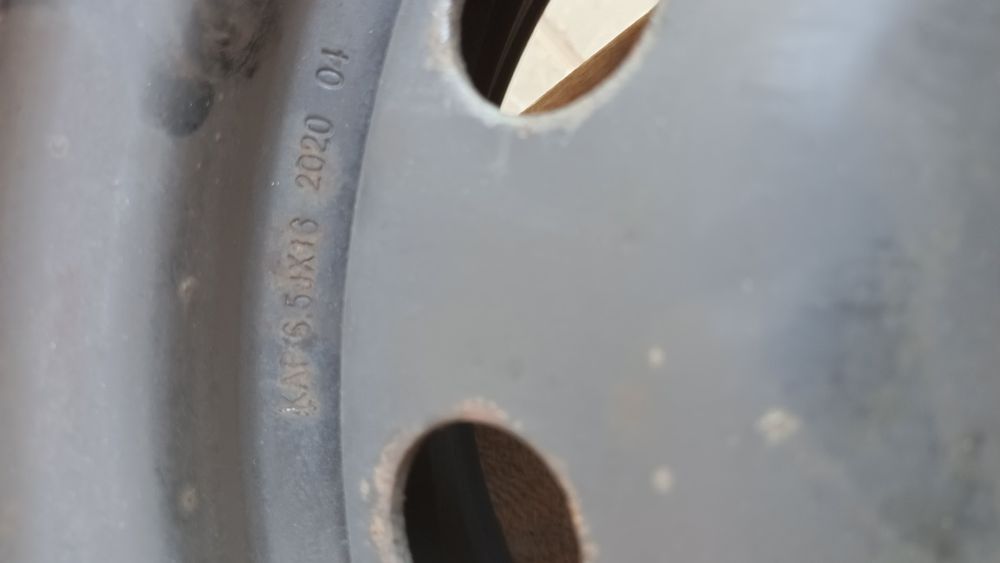 Диски 16  б.у в хорошем состоянии